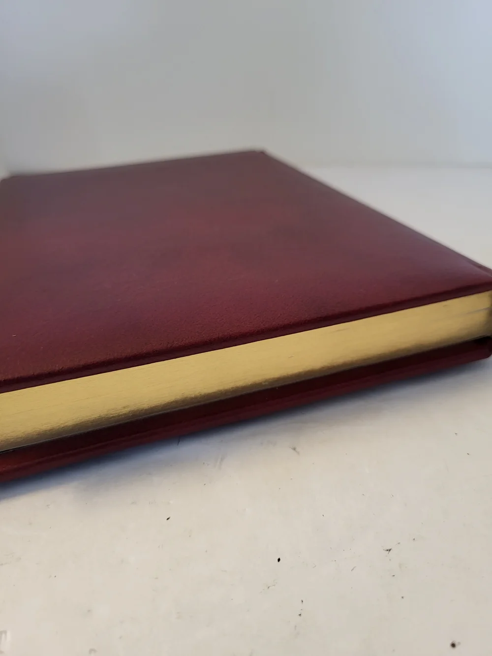 Barbour Burgundy Daily Devotional Journal - A Treasury of Wisdom
